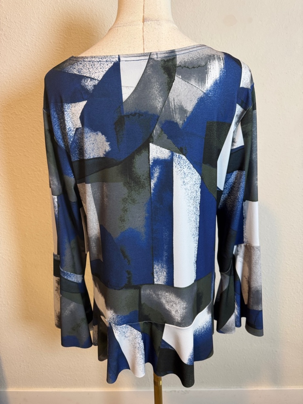NWT Sympli Nu Peplum Top in Sapphire Shadows Abstract Print size 10 - Picture 4 of 13
